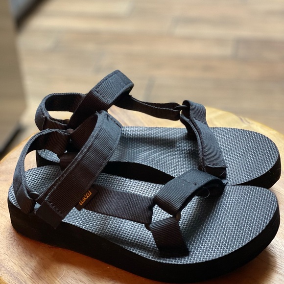 Teva Black Women's Midform Universal Sandal - Picture 4 of 13